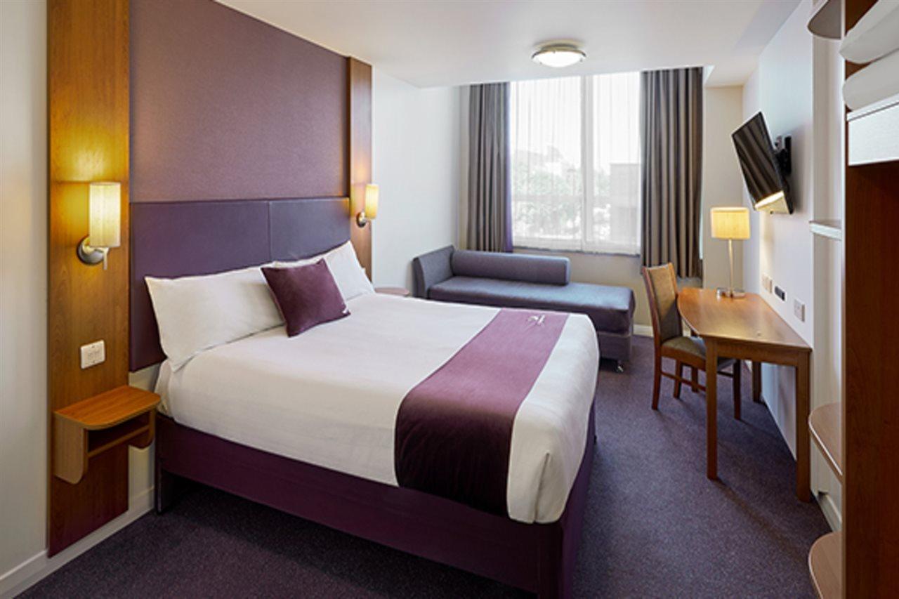 Premier Inn Warrington South Kültér fotó